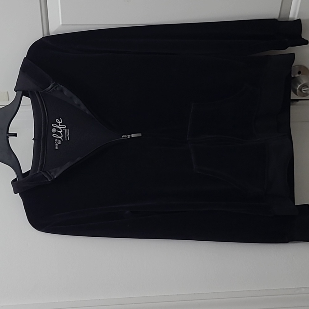 Made for life black light hooded jacket  junior with pockets.size S
